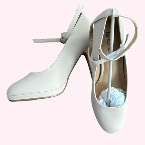 Nude Heel with Ankle Strap - Picture 1 of 3